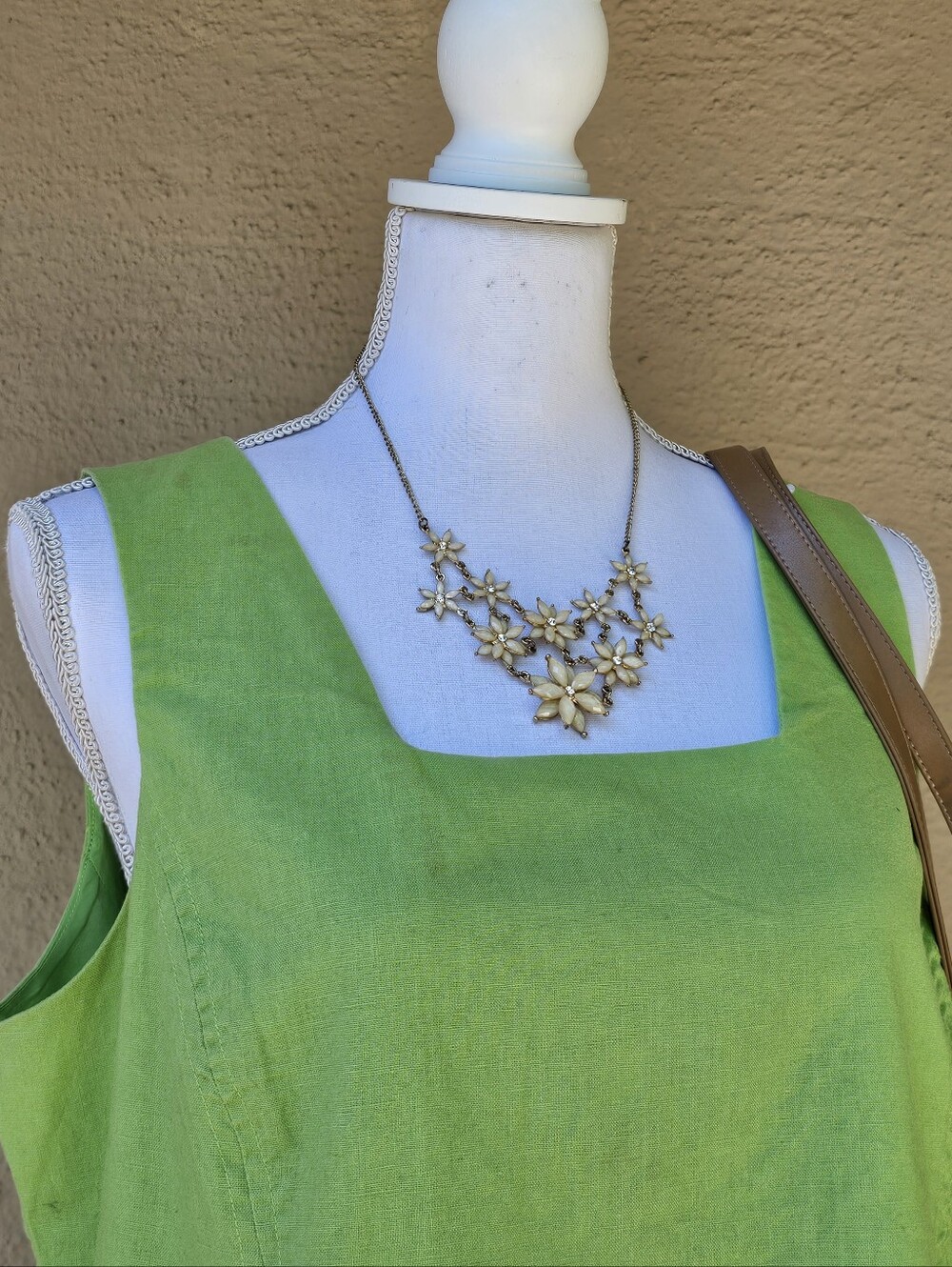 Gold Tone Cream Floral Bib Sparkling Statement Necklace